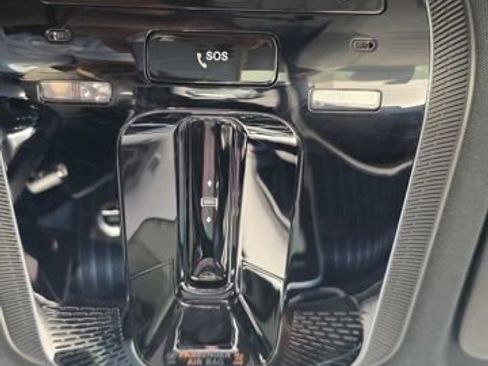 Used 2023 Mercedes-Benz GLC 300 4MATIC image 22