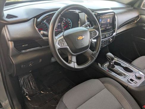 Used 2023 Chevrolet Traverse LT FWD image 10