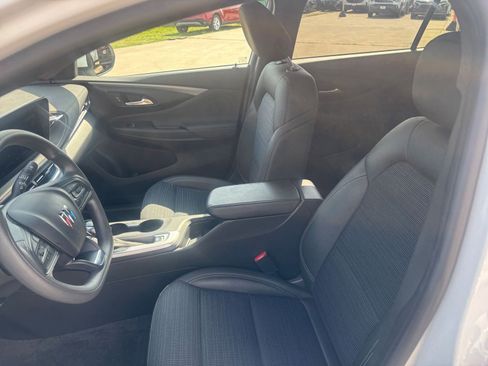 Used 2025 Buick Envista Sport Touring FWD image 25