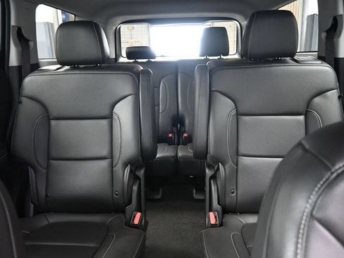 Used 2023 GMC Acadia SLT AWD/4WD image 25
