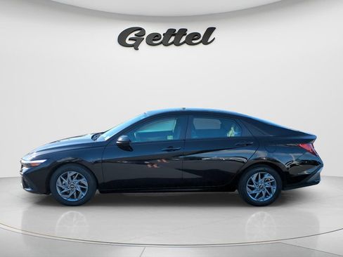 Certified 2024 Hyundai Elantra SEL FWD image 8