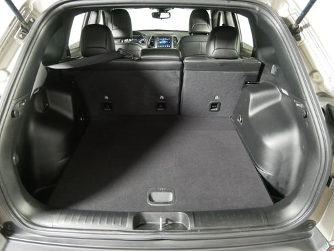 Used 2021 Jeep Cherokee Latitude Lux 80th Anniv w/ Quick Order Package 26U 80TH image 18