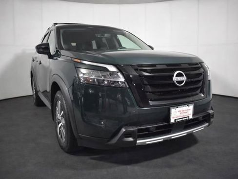 Certified 2024 Nissan Pathfinder SL w/ Black Appearance Package image 3