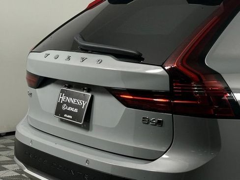Used 2025 Volvo V90 B6 Cross Country Ultra w/ Climate Package AWD/4WD image 15