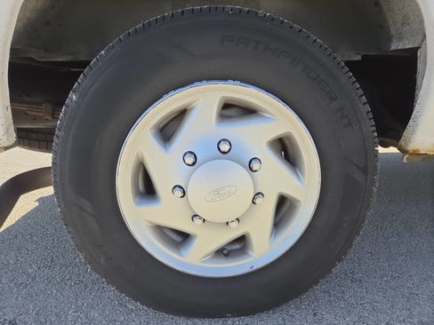 Used 2012 Ford E-150 and Econoline 150 RWD image 19