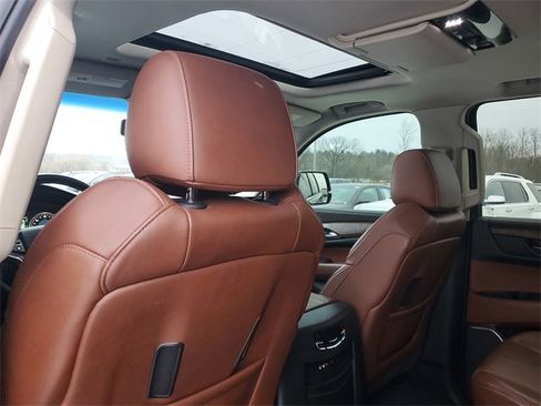 Used 2015 Cadillac Escalade Premium image 10
