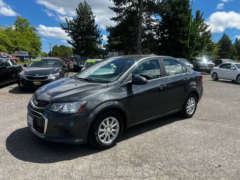 Used 2018 Chevrolet Sonic LT w/ Convenience Package FWD image 7