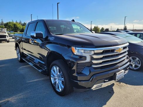 Used 2023 Chevrolet Silverado 1500 High Country w/ High Country Premium Package AWD/4WD image 4