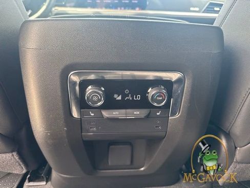 Used 2026 Chevrolet Tahoe High Country w/ Sun And Tow Package AWD/4WD image 29