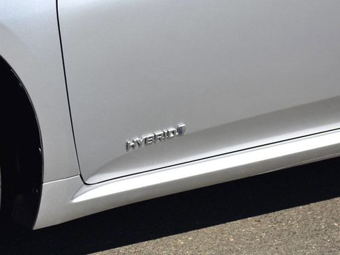 Used 2014 Toyota Avalon Limited w/ Technology Package FWD image 17