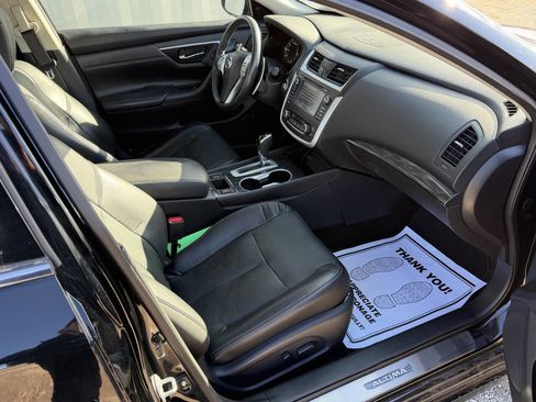 Used 2016 Nissan Altima 3.5 SL w/ 3.5 Technology Package image 17