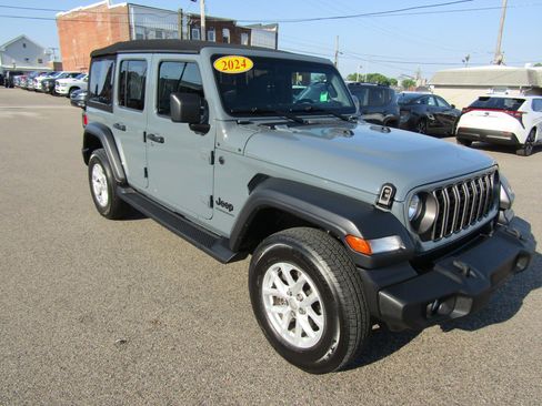Used 2024 Jeep Wrangler Unlimited Sport AWD/4WD image 1