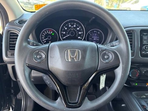 Used 2020 Honda HR-V LX image 18