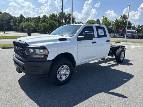 New 2024 RAM 3500 Tradesman image 4