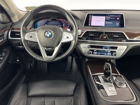 Used 2022 BMW 750i xDrive AWD/4WD image 29