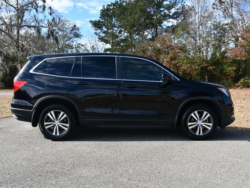 Used 2017 Honda Pilot EX image 4