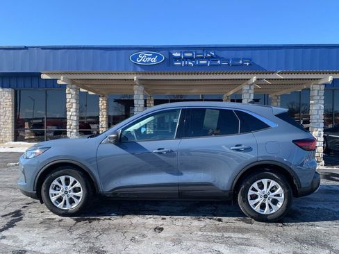 Used 2024 Ford Escape Active w/ Cold Weather Package FWD image 6