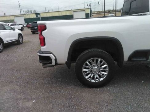 Used 2022 Chevrolet Silverado 2500 High Country image 3