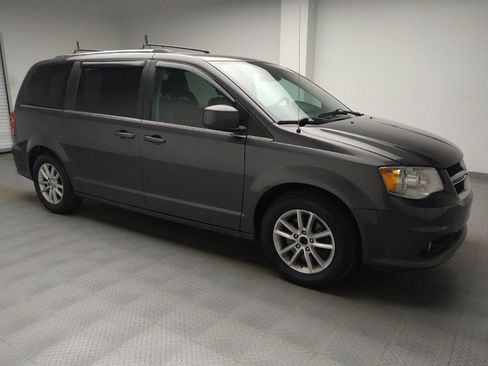 Used 2018 Dodge Grand Caravan SXT FWD image 11