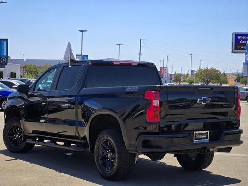 Used 2024 Chevrolet Silverado 1500 Custom Trail Boss w/ Dark Appearance Package AWD/4WD image 5