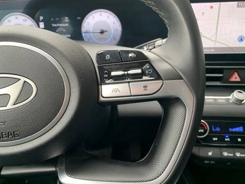 Certified 2024 Hyundai Elantra Limited FWD image 21