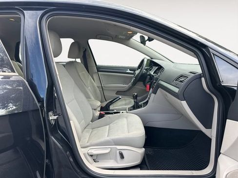 Used 2019 Volkswagen Golf 4-Door FWD image 15