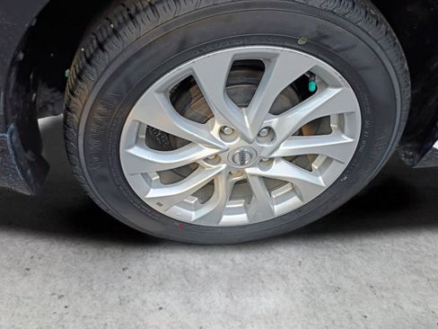 Used 2018 Nissan Sentra SV FWD image 17
