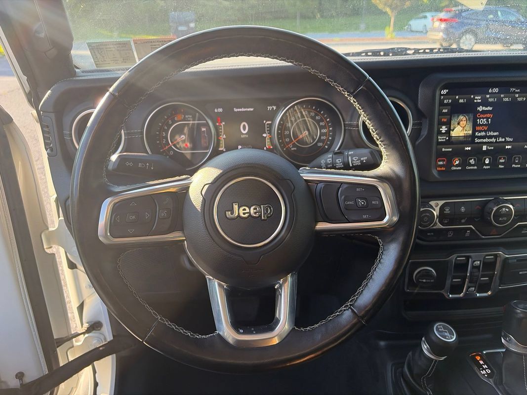 Used 2021 Jeep Wrangler Unlimited Sahara w/ Uconnect 4C Nav & Sound Group AWD/4WD image 17