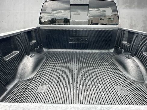 Used 2017 Nissan Titan SV image 29
