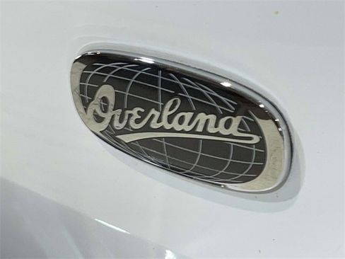 Used 2018 Jeep Grand Cherokee Overland image 11