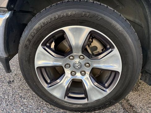 Used 2021 RAM 1500 Laramie image 10