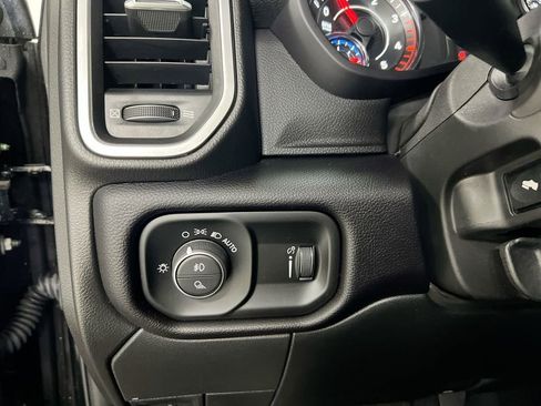 Used 2022 RAM 2500 Big Horn w/ Night Edition AWD/4WD image 18