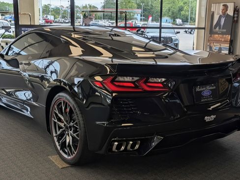 Used 2025 Chevrolet Corvette Stingray Coupe w/ 1LT image 8