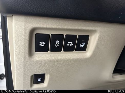Used 2023 Lexus GX 460 Premium w/ Accessory Package AWD/4WD image 30