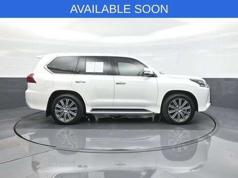 Used 2016 Lexus LX 570 4WD w/ Luxury Package image 8