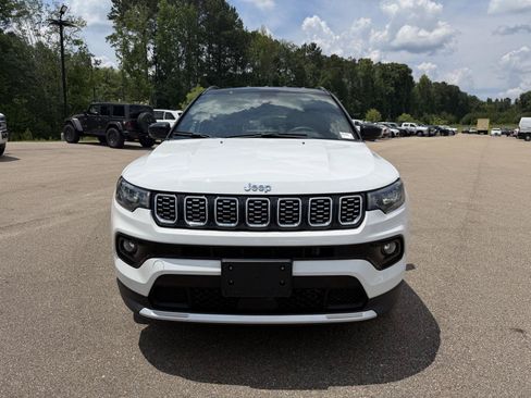 Certified 2025 Jeep Compass Limited AWD/4WD image 2
