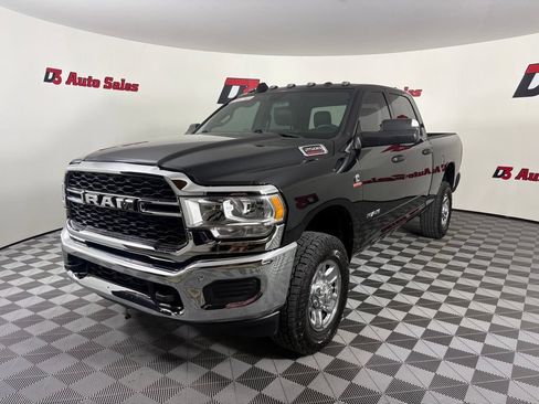 Used 2022 RAM 2500 Tradesman w/ Chrome Appearance Group AWD/4WD image 2
