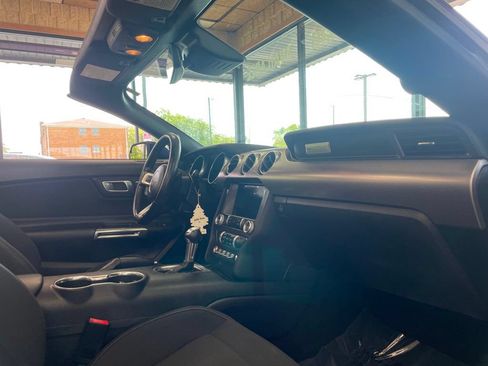 Used 2019 Ford Mustang Convertible w/ Equipment Group 101A RWD image 23