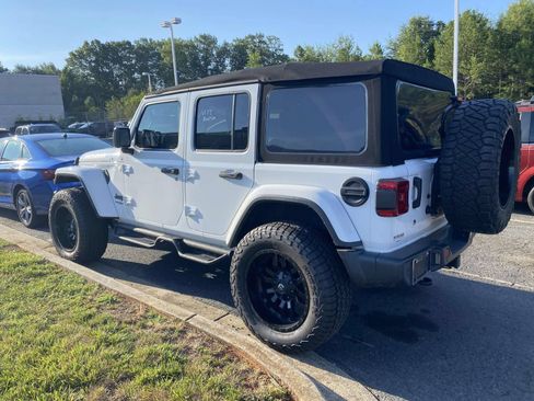 Used 2019 Jeep Wrangler Unlimited Sahara w/ Quick Order Package 24M Moab AWD/4WD image 5