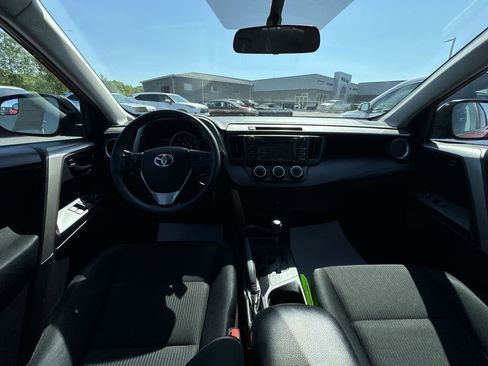 Used 2016 Toyota RAV4 LE AWD/4WD image 10