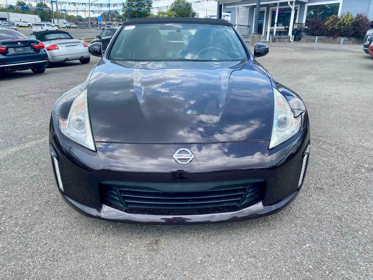 Used 2016 Nissan 370Z Touring RWD image 2
