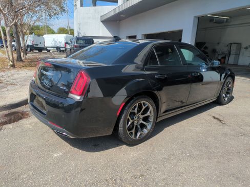 Used 2018 Chrysler 300 S w/ Safetytec Plus Group image 5