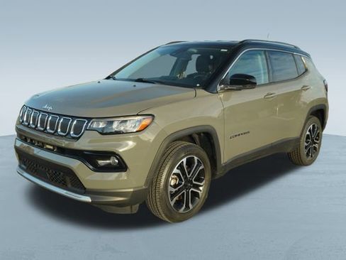 Used 2022 Jeep Compass Limited image 3