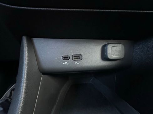 Used 2025 Buick Encore GX Preferred FWD image 35