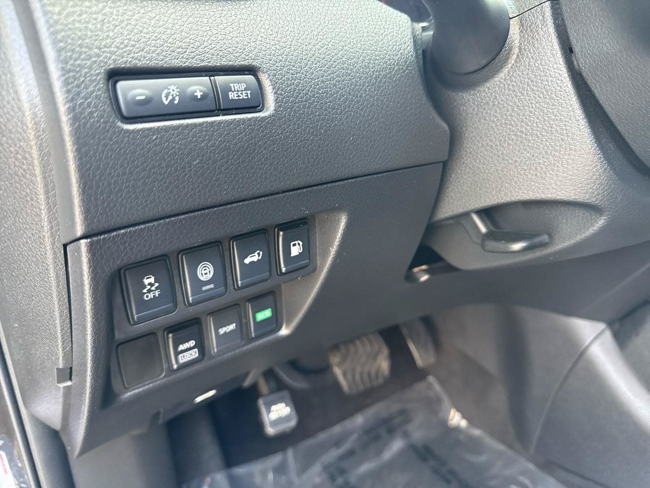 Used 2020 Nissan Rogue SV AWD/4WD image 17