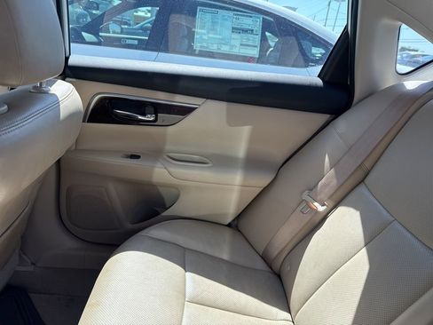 Used 2014 Nissan Altima 2.5 SL w/ Technology Package FWD image 10