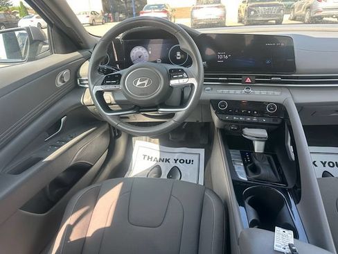 Used 2024 Hyundai Elantra SEL w/ Convenience Package FWD image 23