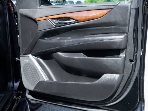 Used 2018 Cadillac Escalade ESV Premium Luxury AWD/4WD image 47