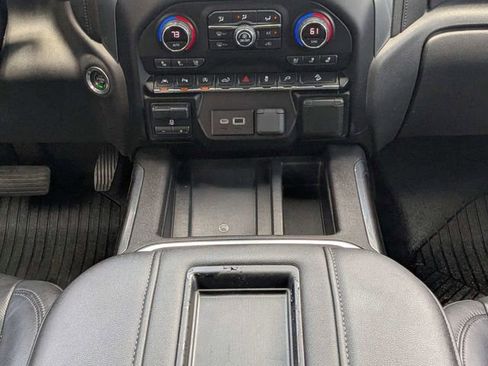Used 2020 Chevrolet Silverado 1500 LTZ w/ LTZ Premium Package AWD/4WD image 18