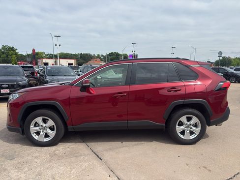 Used 2019 Toyota RAV4 XLE w/ Convenience Package AWD/4WD image 5